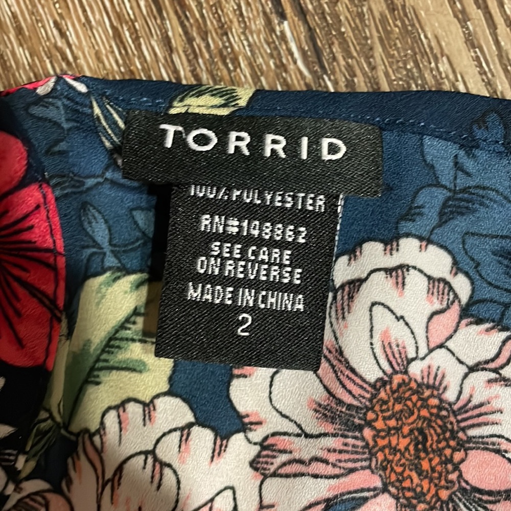 Torrid floral print blouse - Picture 5 of 6